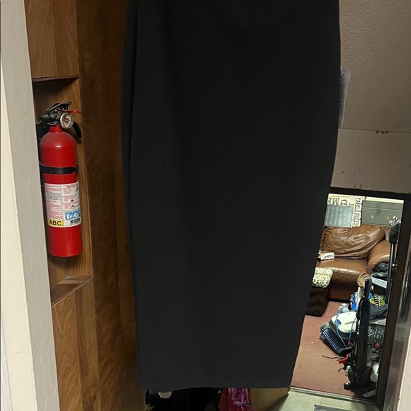 Lulu's Chic Black Off-Shoulder Midi Dress - Picture 5 of 6